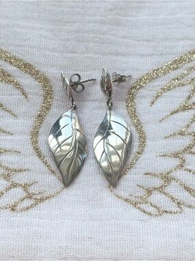 Sterling Silver Leaf Drop Earrings - Polished Silver Leaf Design Sajen
